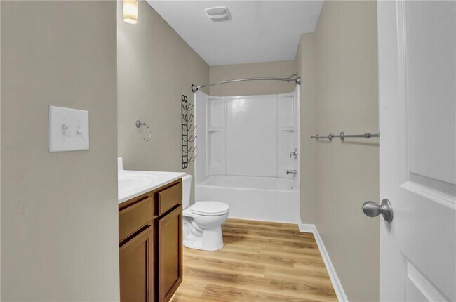 Building Photo - 749 Scotland Dr