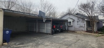 Building Photo - 605 E Applegate Dr