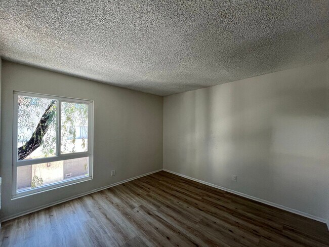 Building Photo - 9010 Tobias Ave