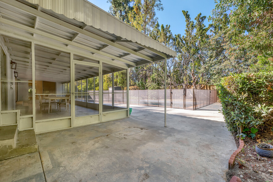 Building Photo - 4615 Arriba Dr
