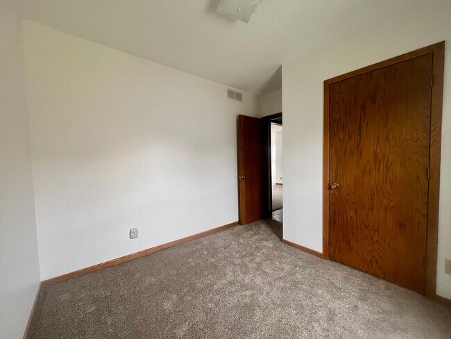 Building Photo - Shaolin Property 605 LLC (SHA605)