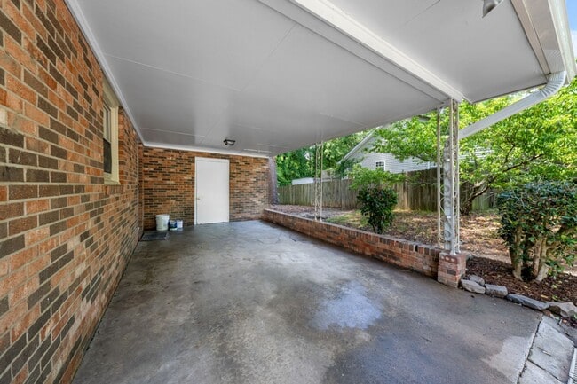Building Photo - 3 Bedroom 1.5 Bath Home in South Durham