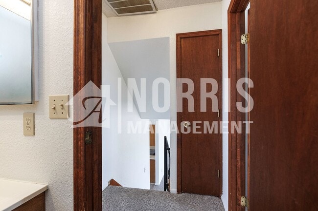 Building Photo - 15054 S Yava Rd