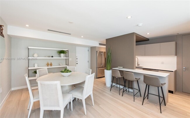 Building Photo - 255 Galen Dr