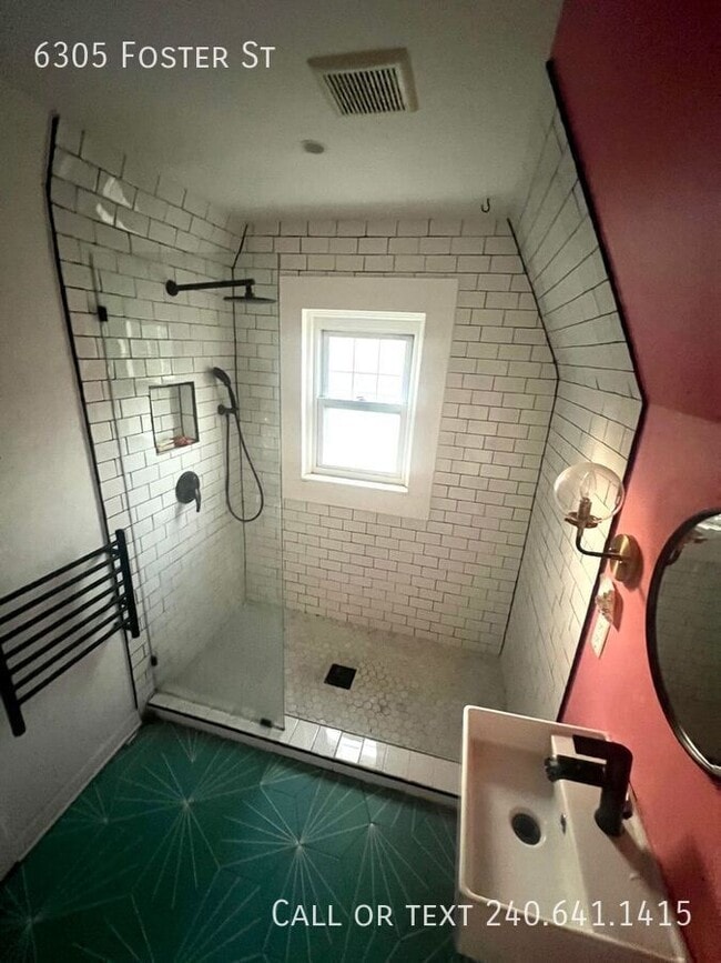 Building Photo - 6305 Foster St