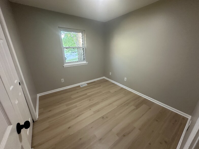 Building Photo - 1412 Wolf Ct