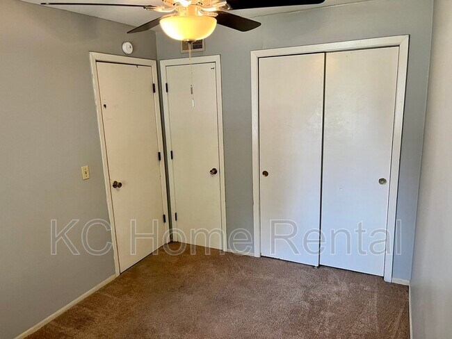 Building Photo - 2212 NE 77th St