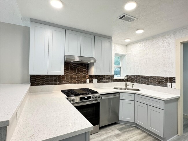 Building Photo - 11922 Sea Shore Dr