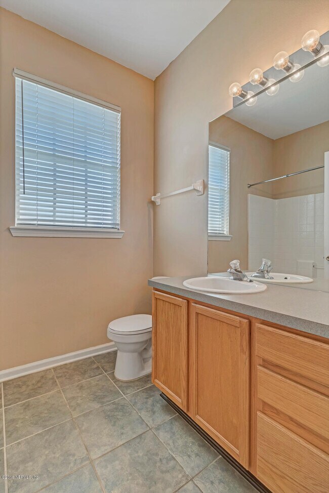 Building Photo - 7990 Baymeadows Cir E