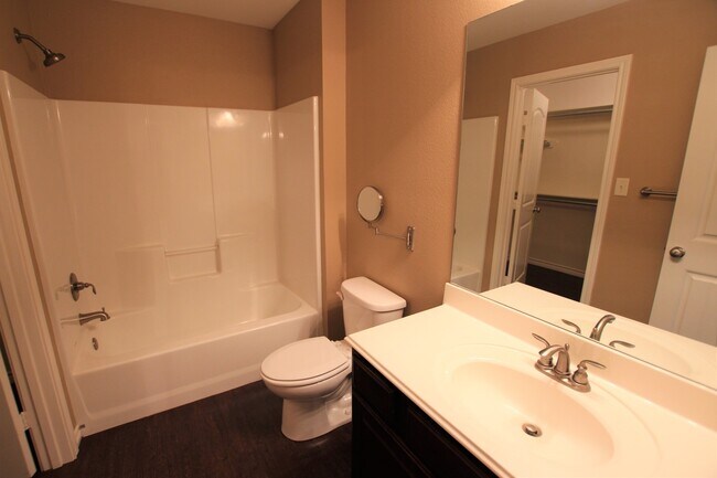 Building Photo - 19401 King Ranch Dr