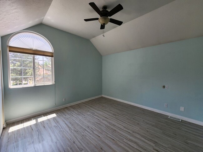 Building Photo - Rarely Available, One of a kind, luxurious...