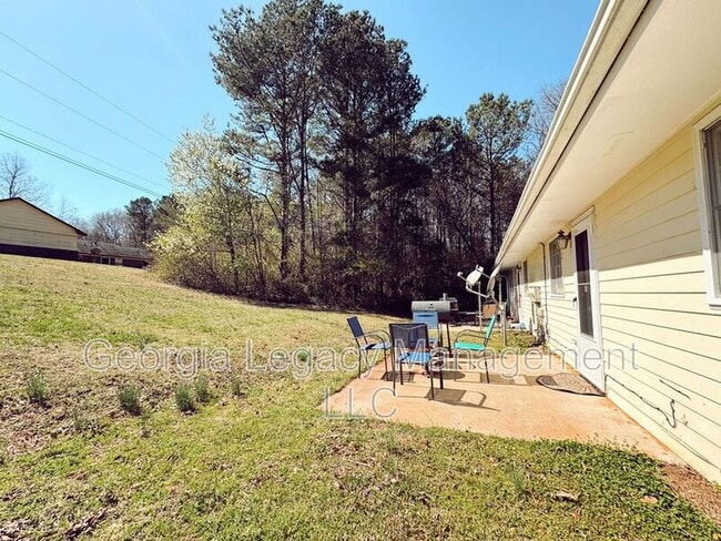 Building Photo - 114 Creekside Drive