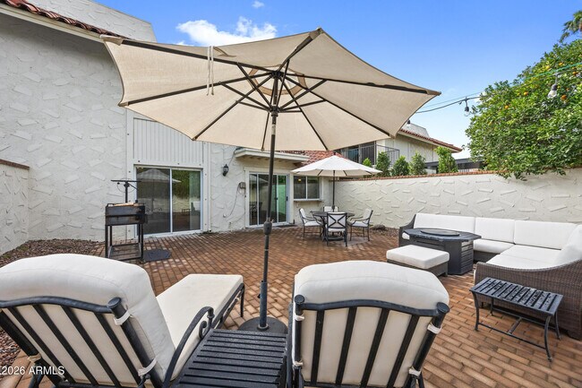 Building Photo - 7118 E Buena Terra Way