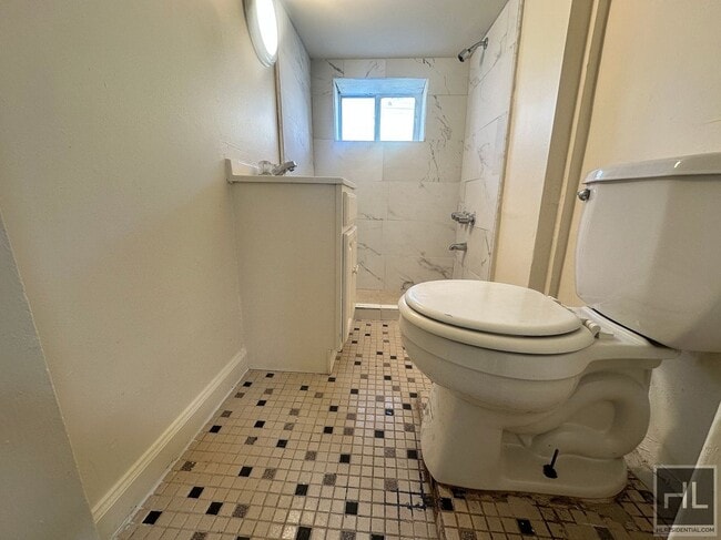 Building Photo - 3Bed/ 2Bath Jamaica, NY (Basement Included)