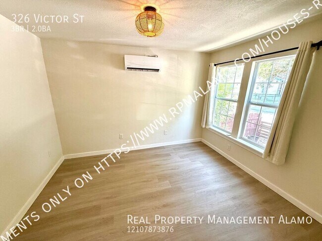 Building Photo - 326 Victor St