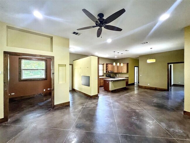 Building Photo - 8750 Scarlet Cir