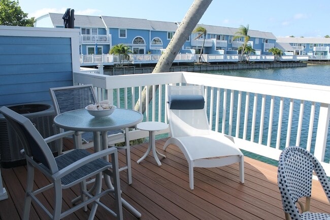 Building Photo - 1120 Ocean Dunes Cir