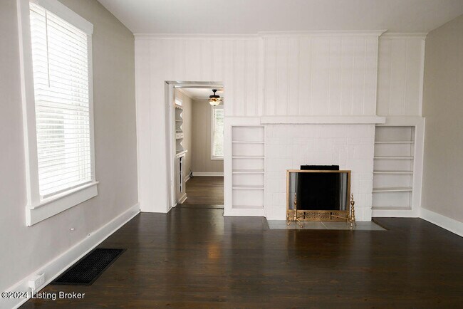 Building Photo - 208 Pope St