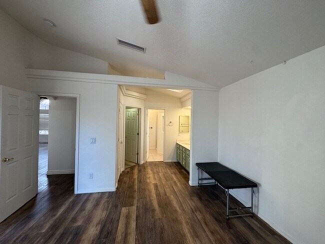 Building Photo - 3BR with SOLAR-NO Electric Bills! RV Gate & Parking, Bullhead Parkway
