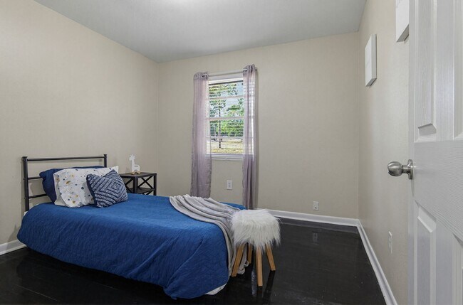 Building Photo - 1095 Texas Pkwy