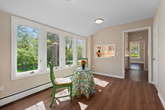 Building Photo - 544 Ravine Ave