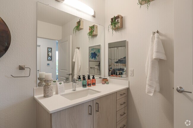 1BR, 1BA - 700 SF - Sterling 5th Street