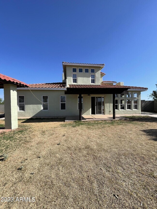 Building Photo - 4101 Santa Fe Ave