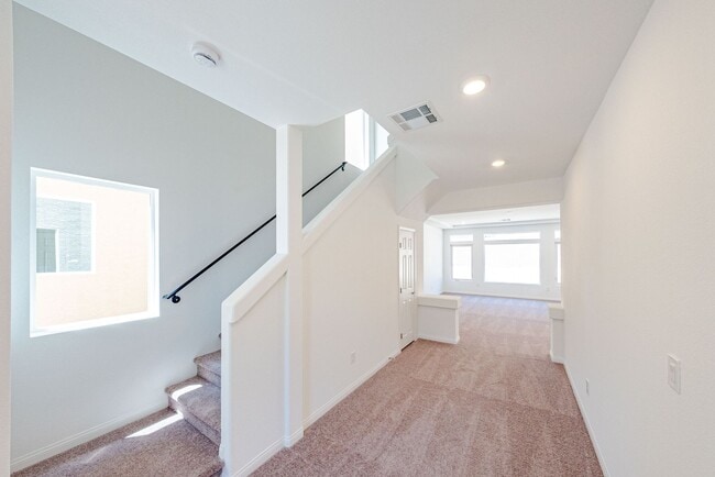 Building Photo - Fantastic two-story single-family house