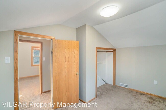 Building Photo - 3 br, 1.5 bath House - 4218 Euclid