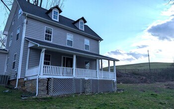Building Photo - 4 Bedroom Darlington Home Near State Park