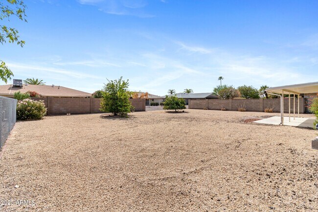 Building Photo - 10301 W Charter Oak Dr
