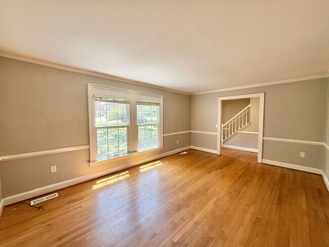 Building Photo - **OFFERING REFUNDABLE APPLICATION FEES & $150 MOVE IN PROMOTION** Terrific 3BD, 1.5BA North Ralei...