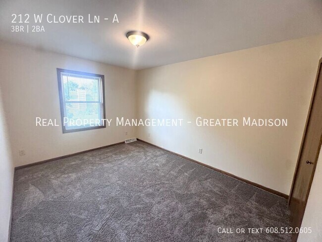 Building Photo - 212 W Clover Ln