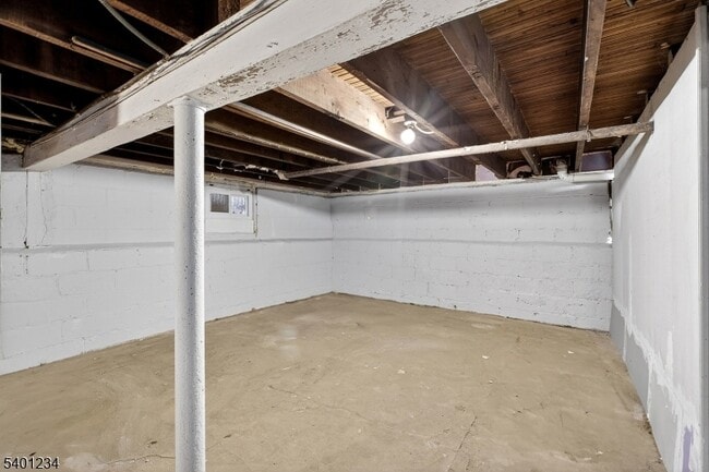 Building Photo - 1442 Highland Ave