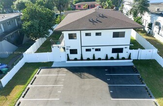 Building Photo - 630 NE 166th St