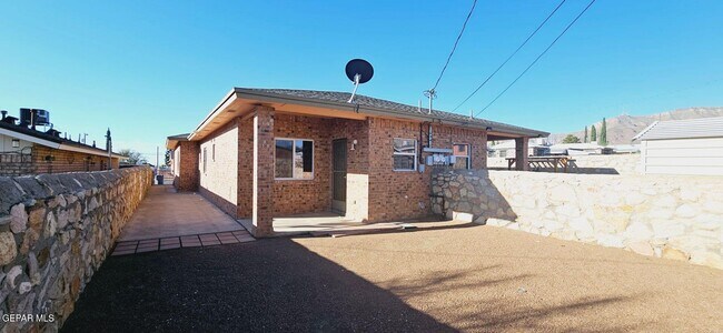 Building Photo - 3901 Van Buren Ave