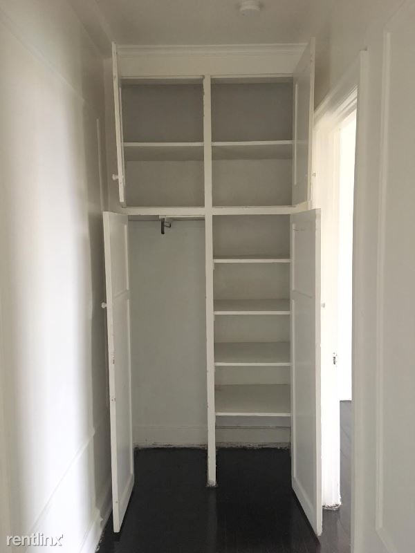 Building Photo - 1 br, 1 bath Apartment - 10 Ferris St