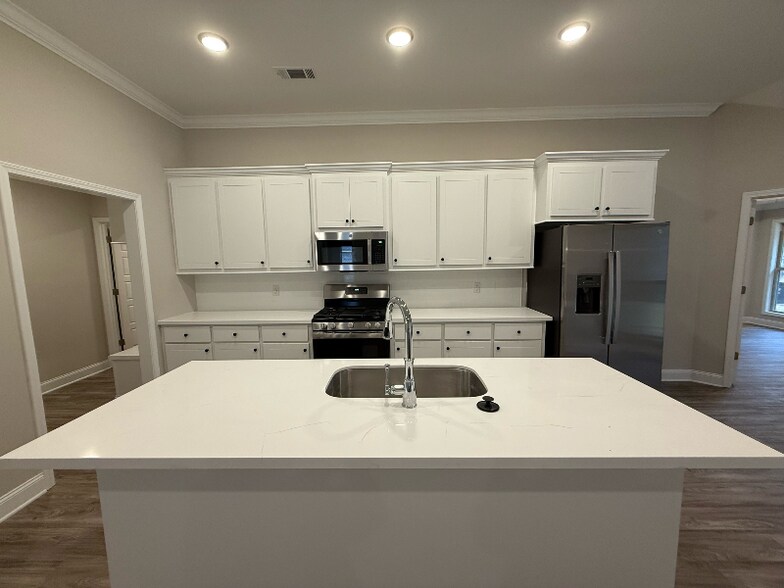 Building Photo - 546 Patrick Farms Dr