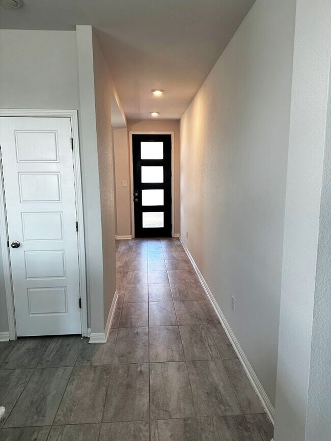 Building Photo - 4802 Drifter Oaks