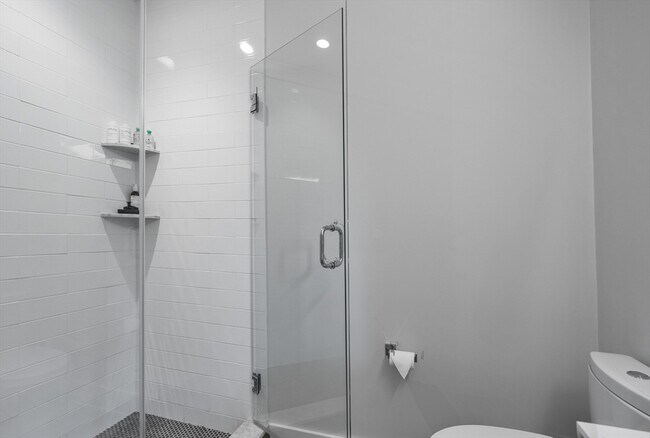 Building Photo - 240 Salem St