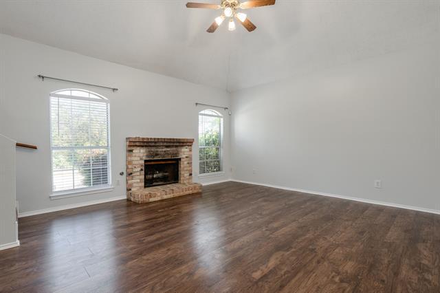 Building Photo - 1348 Creekview Dr