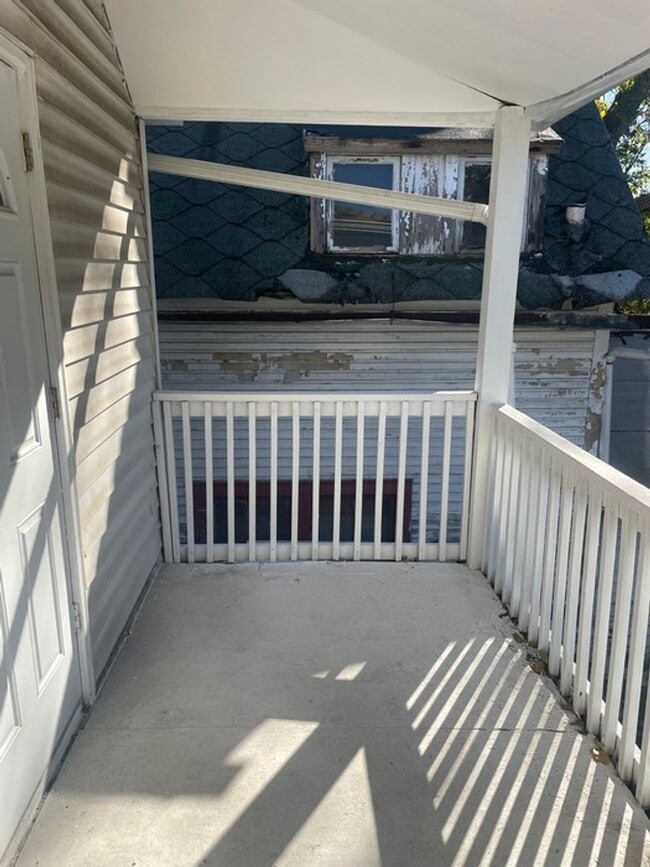 Building Photo - 3BR/2B house with backyard ($350 Move-in fee)