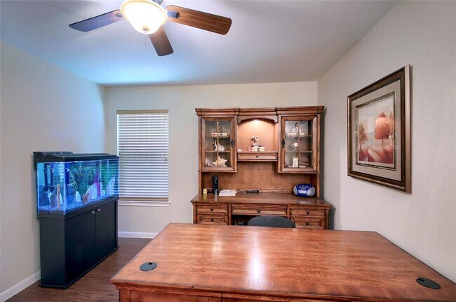 Building Photo - 1519 Hawk Dr
