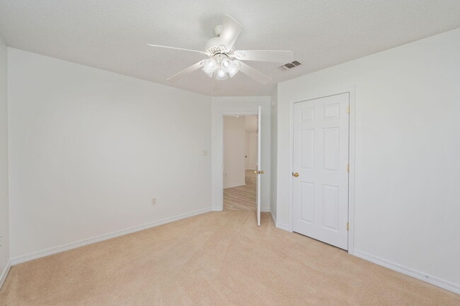 Building Photo - 9750 Parker Lake Cir