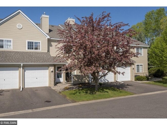 Building Photo - 2270 Ranchview Ln N