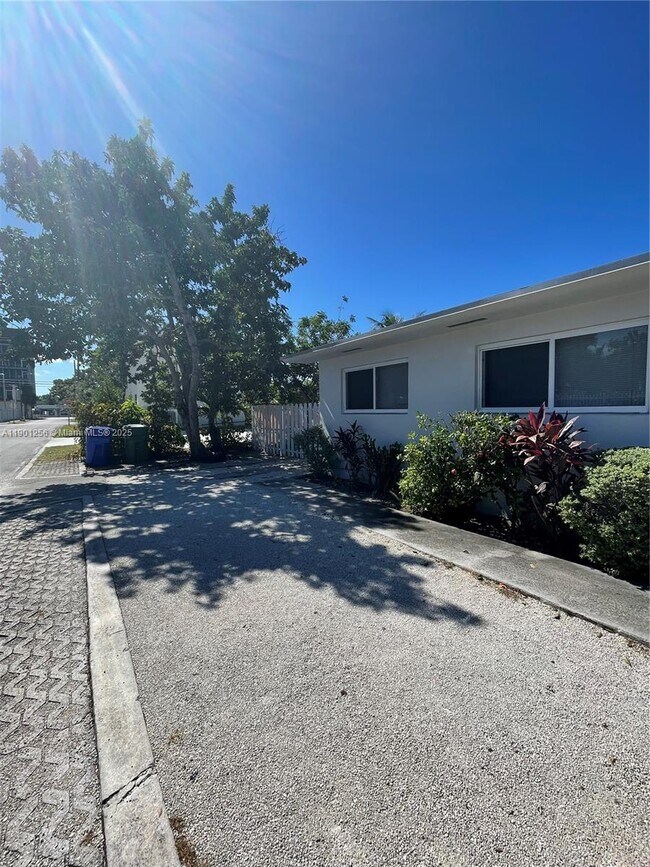 Building Photo - 3760 NW 13th Pl