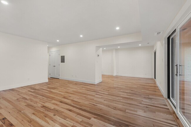 Building Photo - Coming Soon! Waterfront Living in Eastport – Renovated Condo in Severn House