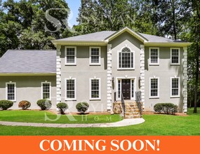 Building Photo - Spacious 4 bedroom colonial available now!