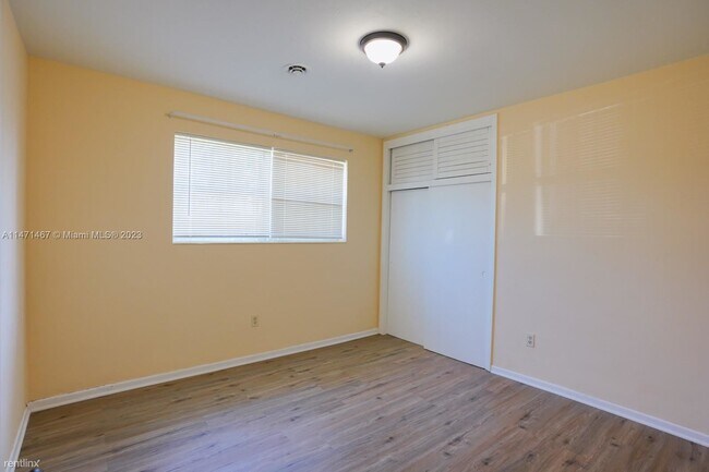 Building Photo - 3 br, 2 bath House - 135 NW 208th Street 135