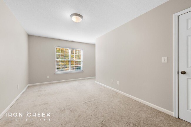 Building Photo - Cozy Three-Bedroom Townhome in South Ashev...